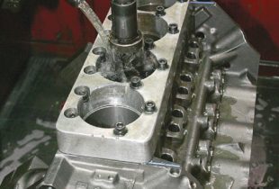 racing_engine_block-cylinder_honing